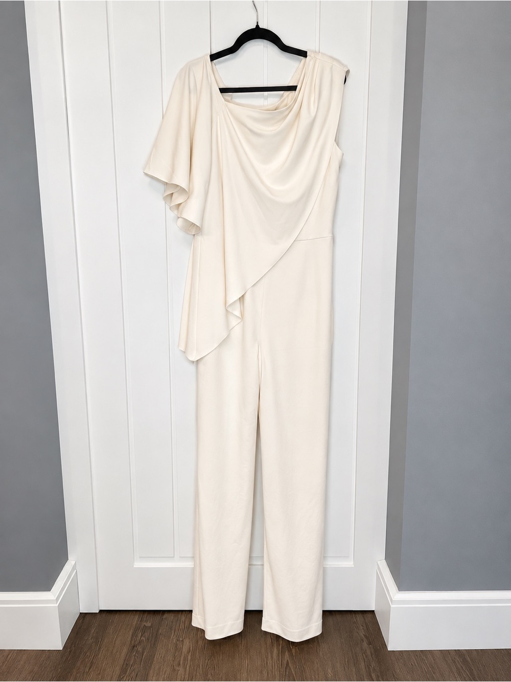 Alexia Admor Cream One-Shoulder Draped Jumpsuit